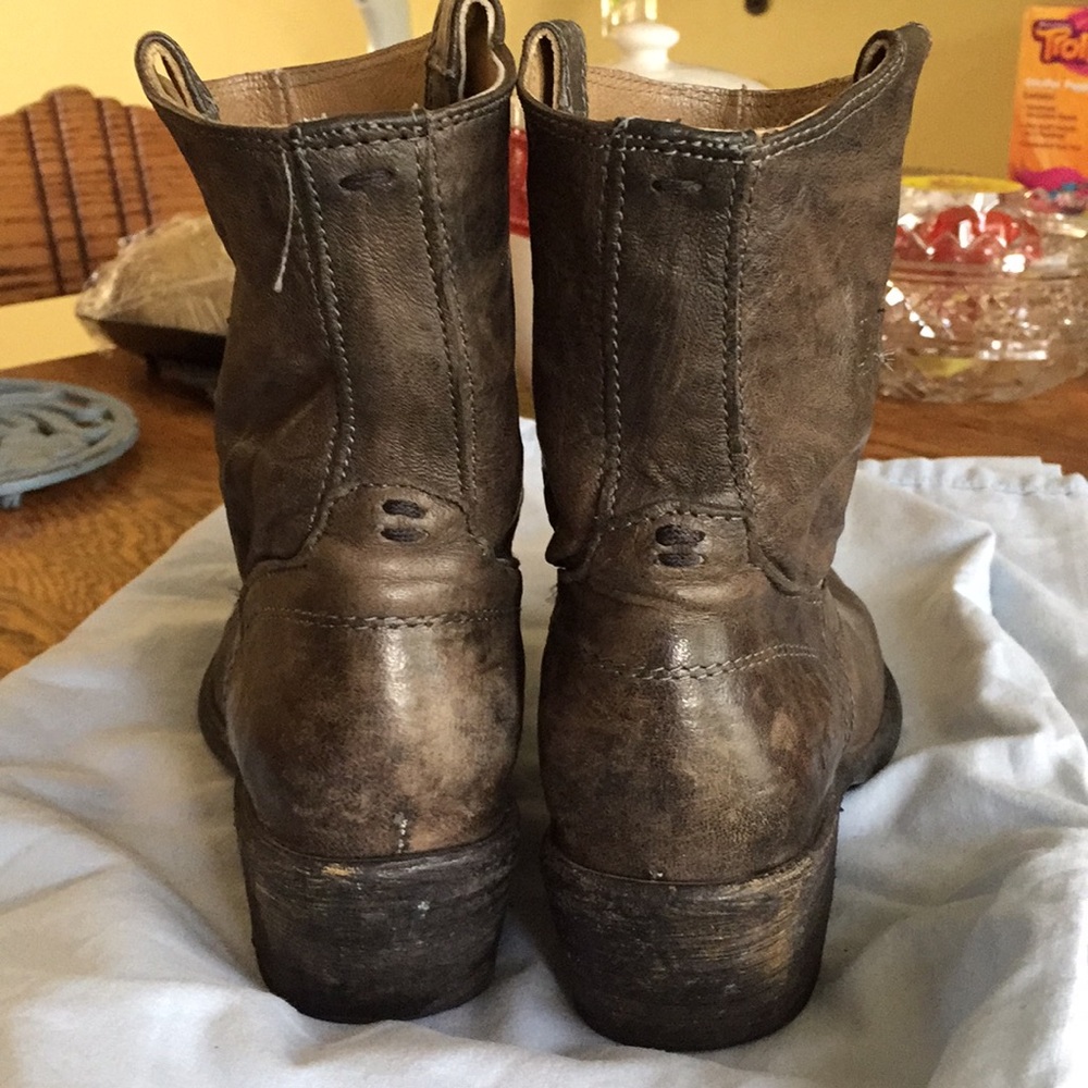 Frye short cowboys boots. - Picture 3 of 4